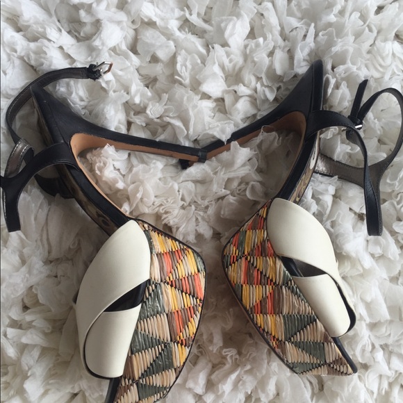 Sam heels - Picture 2 of 5